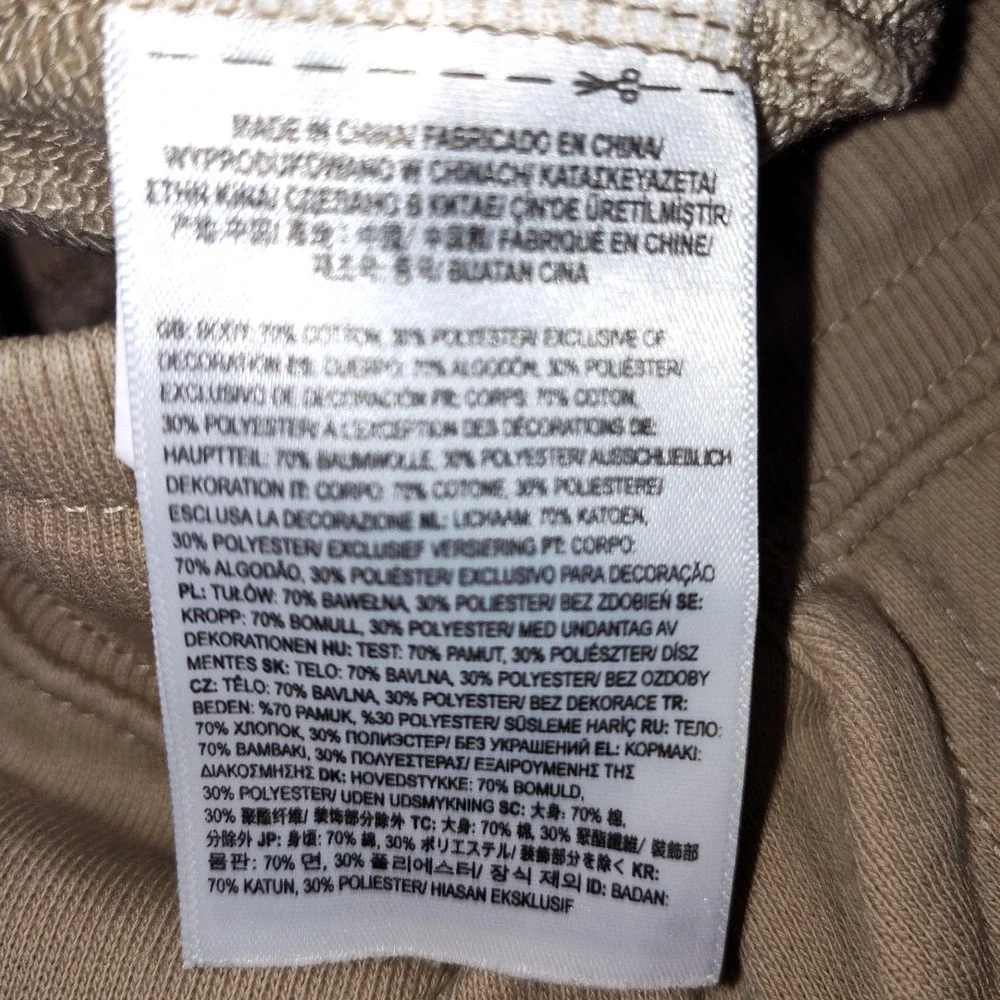 Vans Hirono Pop Mart Tan Khaki Sweat Shorts Mens Medium VN000K9V4MG Dinosaur